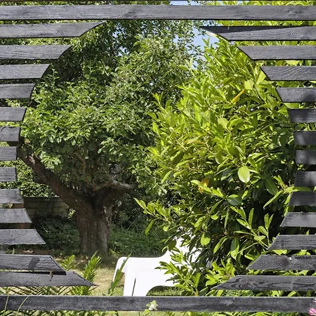 度假居 Oasis With Pergolas And Cozy Nooks Near